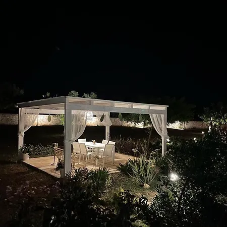 Lamia Petricore 오스투니