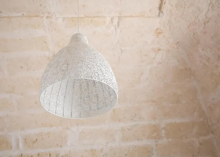 Lamia Petricore Ostuni